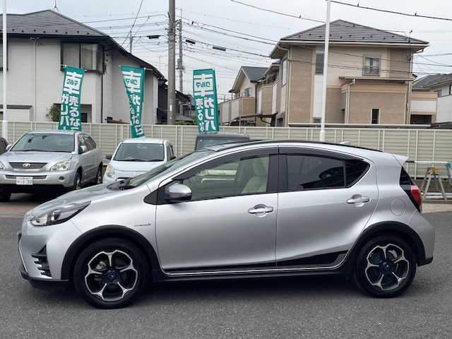 トヨタ アクア クロスオーバー 埼玉県 2017(平29)年 2.6万km シルバーマイカM