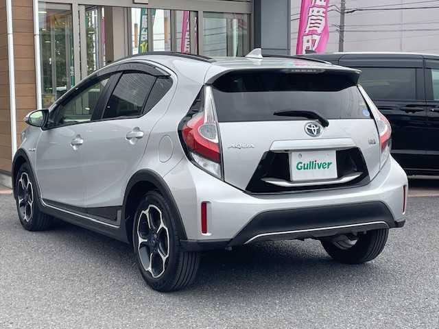 トヨタ アクア クロスオーバー 埼玉県 2017(平29)年 2.6万km シルバーマイカM