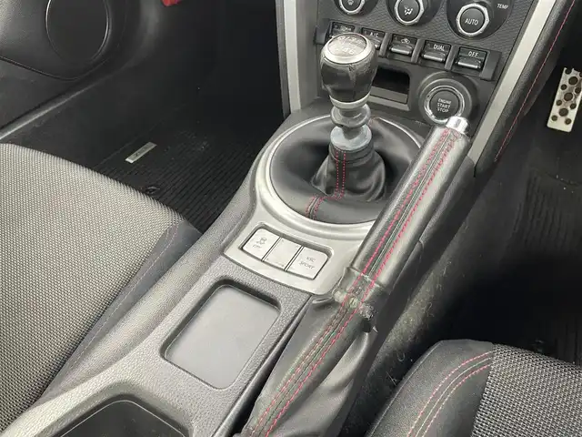 スバル ＢＲＺ S 群馬県 2012(平24)年 5.1万km ライトニングレッド HDDナビ/（CD/DVD/HDD/Bluetooth/AM/FM）/バックカメラ/HIDヘッドライト/オートライト/純正17インチアルミホイール/プッシュスタート/スマートキー/社外17インチAWスタッドレスタイヤ積込/社外エアクリーナー/柿本マフラー/W/サイド/カーテンエアバッグ