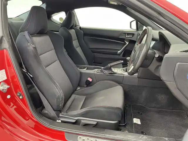 スバル ＢＲＺ S 群馬県 2012(平24)年 5.1万km ライトニングレッド HDDナビ/（CD/DVD/HDD/Bluetooth/AM/FM）/バックカメラ/HIDヘッドライト/オートライト/純正17インチアルミホイール/プッシュスタート/スマートキー/社外17インチAWスタッドレスタイヤ積込/社外エアクリーナー/柿本マフラー/W/サイド/カーテンエアバッグ