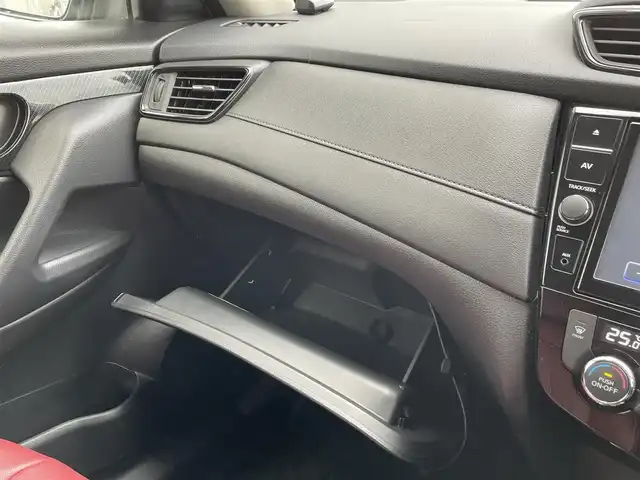 日産 エクストレイル 20Xi 佐賀県 2020(令2)年 4.9万km ダイヤモンドブラック 純正10インチSDナビゲーション/・フルセグTV/CD/DVD/SD/Bluetooth/アラウンドビューモニター/前方ドライブレコーダー/ビルトインETC/リモコンオートバックドア/純正リモコンエンジンスターター/ミラーヒーター/デジタルインナーミラー/電子パーキングブレーキ/・AUTO HOLD機能/赤レザー調シートカバー/全席シートヒーター/革巻きステアリング/ステアリングリモコン/純正18インチアルミホイール/純正LEDヘッドライト/社外LED球フォグランプ/純正フロアマット/純正ドアバイザ―/新車保証書/取扱説明書/スペアキー１本/プロパイロット/・インテリジェントクルーズコントロール/・エマージェンシーブレーキ/・前後クリアランスソナー/・クロストラフィック/・車線逸脱警報/・ブラインドスポットインフォメーション