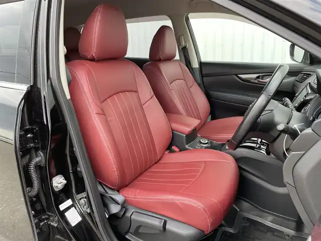 日産 エクストレイル 20Xi 佐賀県 2020(令2)年 4.9万km ダイヤモンドブラック 純正10インチSDナビゲーション/・フルセグTV/CD/DVD/SD/Bluetooth/アラウンドビューモニター/前方ドライブレコーダー/ビルトインETC/リモコンオートバックドア/純正リモコンエンジンスターター/ミラーヒーター/デジタルインナーミラー/電子パーキングブレーキ/・AUTO HOLD機能/赤レザー調シートカバー/全席シートヒーター/革巻きステアリング/ステアリングリモコン/純正18インチアルミホイール/純正LEDヘッドライト/社外LED球フォグランプ/純正フロアマット/純正ドアバイザ―/新車保証書/取扱説明書/スペアキー１本/プロパイロット/・インテリジェントクルーズコントロール/・エマージェンシーブレーキ/・前後クリアランスソナー/・クロストラフィック/・車線逸脱警報/・ブラインドスポットインフォメーション