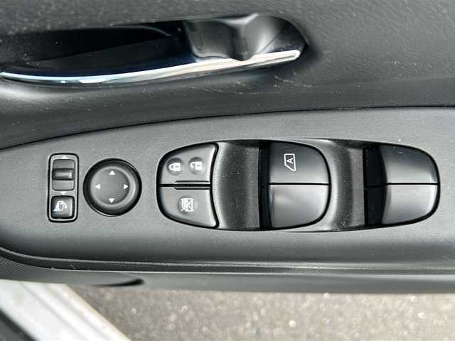 日産 セレナ ハイウェイスターVセレクションⅡ 鹿児島県 2019(令1)年 5.2万km ブリリアントホワイトパール 全周囲カメラ/ビルトインＥＴＣ/フルセグＴＶ/純正ナビ/両側電動スライドドア/純正ドライブレコーダー/純正16インチアルミホイール/スマートキー/プッシュスタート/リアオートエアコン/前後コーナーセンサー/クルーズコントロール/本革巻きステアリング/衝突被害軽減システム/Bluetooth接続/USB入力端子/オートライト/LEDヘッドライト/カーテンエアバッグ