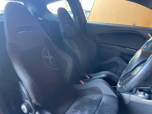 アルファロメオ ミト クアドリフォリオ ヴェルデ LTD 愛知県 2012(平24)年 12万km 赤 50台限定車/6MT/純正オーディオ/CD/FM/AM/ETC/キセノンヘッドライト/オートライト/純正18インチAW