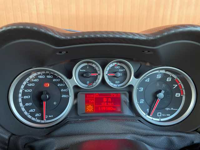 アルファロメオ ミト クアドリフォリオ ヴェルデ LTD 愛知県 2012(平24)年 12万km 赤 50台限定車/6MT/純正オーディオ/CD/FM/AM/ETC/キセノンヘッドライト/オートライト/純正18インチAW