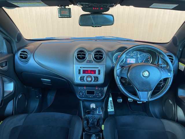 アルファロメオ ミト クアドリフォリオ ヴェルデ LTD 愛知県 2012(平24)年 12万km 赤 50台限定車/6MT/純正オーディオ/CD/FM/AM/ETC/キセノンヘッドライト/オートライト/純正18インチAW