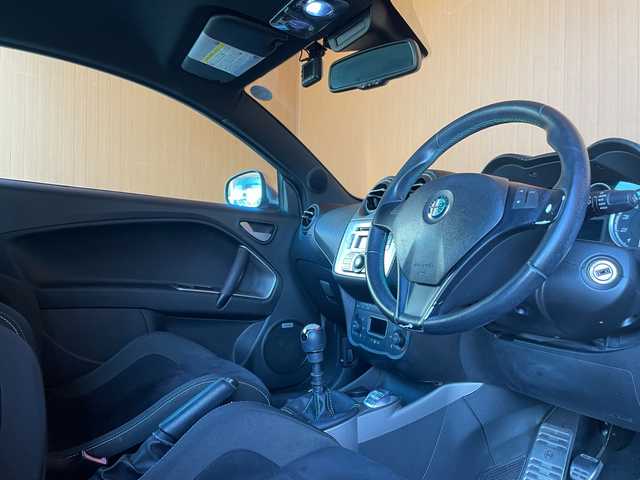 アルファロメオ ミト クアドリフォリオ ヴェルデ LTD 愛知県 2012(平24)年 12万km 赤 50台限定車/6MT/純正オーディオ/CD/FM/AM/ETC/キセノンヘッドライト/オートライト/純正18インチAW