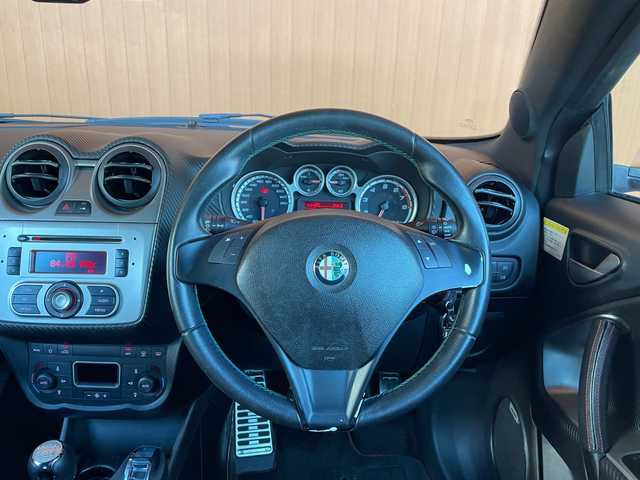 アルファロメオ ミト クアドリフォリオ ヴェルデ LTD 愛知県 2012(平24)年 12万km 赤 50台限定車/6MT/純正オーディオ/CD/FM/AM/ETC/キセノンヘッドライト/オートライト/純正18インチAW