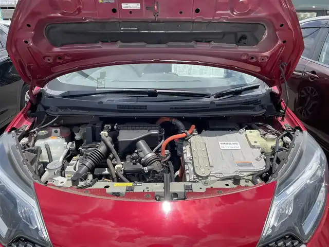 日産 ノート e－パワー X モード・プレミア 千葉県 2017(平29)年 4.5万km ガーネットレッド 純正ナビ/ETC/後カメラ/LED/スペアキー/Bluetooth/CD/フルセグTV/スマートキー/プッシュスタート/純正フロアマット/社外アルミホイール/ABS/横滑り防止装置/オートライト/エアバックW/衝突被害軽減システム/盗難防止装置