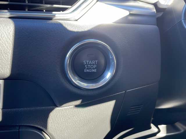 マツダ ＣＸ－５ XD スマートエディション 静岡県 2023(令5)年 1.8万km マシーングレープレミアムM 純正ナビ/・FM/AM/・Bluetooth/・USB/・スマートフォン連携/・フルセグTV/主要装備/・３６０°ビューモニター/・レーダークルコン/・ブラインドスポットモニタリング/・ヘッドアップディスプレイ/・クリアランスソナー/・アダプティブＬＥＤヘッドライト/・アイドリングストップ/・ドライブレコーダー/・車線逸脱警告/・MTモード付AT/・オートホールド