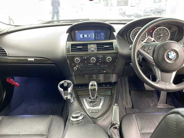 ＢＭＷ ６３０ｉ 兵庫県 2008(平20)年 12.2万km パール ・純正HDDナビ/・CD/DVD再生/・AUX接続/・サンルーフ/・シートヒーター（運転席＋助手席）/・メモリーパワーシート（運転席＋助手席）/・レザーシート/・クルーズコントロール/・ETC/・純正アルミホイール/・ABS/・前後コーナーセンサー/・盗難防止装置/・オートライト/・オートマチックハイビーム/・HIDヘッドライト/・Wエアバック