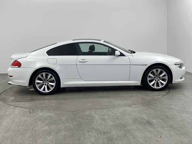ＢＭＷ ６３０ｉ 兵庫県 2008(平20)年 12.2万km パール ・純正HDDナビ/・CD/DVD再生/・AUX接続/・サンルーフ/・シートヒーター（運転席＋助手席）/・メモリーパワーシート（運転席＋助手席）/・レザーシート/・クルーズコントロール/・ETC/・純正アルミホイール/・ABS/・前後コーナーセンサー/・盗難防止装置/・オートライト/・オートマチックハイビーム/・HIDヘッドライト/・Wエアバック