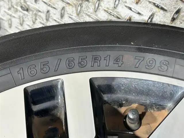 トヨタ ルーミー カスタムG S 大阪府 2018(平30)年 2.8万km ブラックマイカメタリック 社外ＳＤナビ　衝突軽減　Ｂカメラ　両側パワスラ　クルーズコントロール　スペアキー　ＬＥＤオートライト　ドライブレコーダー　フォグランプ　電動ミラー　スマートキー　純正フロアマット　純正アルミホイール