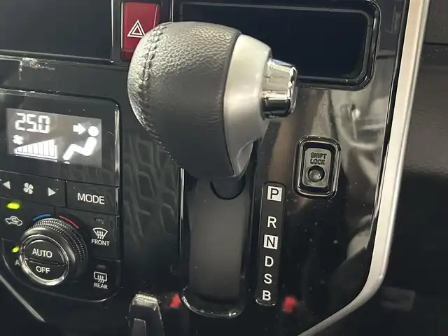 トヨタ ルーミー カスタムG S 大阪府 2018(平30)年 2.8万km ブラックマイカメタリック 社外ＳＤナビ　衝突軽減　Ｂカメラ　両側パワスラ　クルーズコントロール　スペアキー　ＬＥＤオートライト　ドライブレコーダー　フォグランプ　電動ミラー　スマートキー　純正フロアマット　純正アルミホイール
