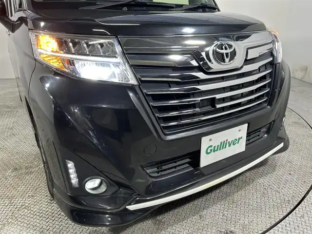 トヨタ ルーミー カスタムG S 大阪府 2018(平30)年 2.8万km ブラックマイカメタリック 社外ＳＤナビ　衝突軽減　Ｂカメラ　両側パワスラ　クルーズコントロール　スペアキー　ＬＥＤオートライト　ドライブレコーダー　フォグランプ　電動ミラー　スマートキー　純正フロアマット　純正アルミホイール