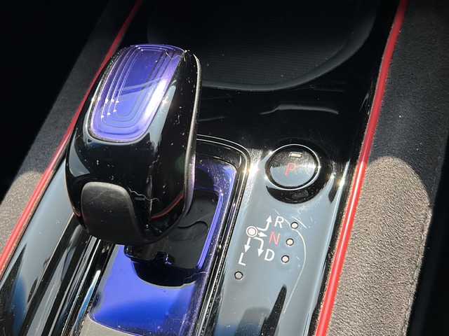 ホンダ ヴェゼル ハイブリッド RS ホンダセンシング 大阪府 2017(平29)年 4.5万km プレミアムクリスタルレッドM ホンダセンシング　ギャザーズ8型ナビ　バックカメラ  CD DVD BT HDMI SD フルセグTV パドルシフト　レーダークルコン  電動パーキング　ハーフレザーシート  前席シートヒーター  オートライト　ETC ウィンカーミラー