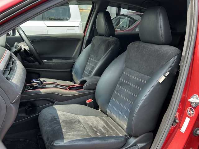 ホンダ ヴェゼル ハイブリッド RS ホンダセンシング 大阪府 2017(平29)年 4.5万km プレミアムクリスタルレッドM ホンダセンシング　ギャザーズ8型ナビ　バックカメラ  CD DVD BT HDMI SD フルセグTV パドルシフト　レーダークルコン  電動パーキング　ハーフレザーシート  前席シートヒーター  オートライト　ETC ウィンカーミラー