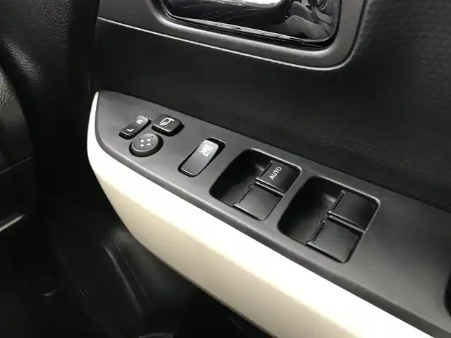 スズキ クロスビー HYBRID MZ 鳥取県 2024(令6)年 0.7万km タフカーキパールメタリック/ホワイト2トーン ターボ車/純正8インチナビ/フルセグ/CD/DVD/BT/USB/全方位カメラ/スズキセーフティサポート/レーンキープアシスト/レーダークルーズコントロール/コーナーセンサー/前席シートヒーター/パドルシフト/LEDヘットライト/フォグライト/純正16インチアルミホイール/プッシュエンジンスタート/アイドリングストップ/スマートキー/フロアマット/ドアバイザー