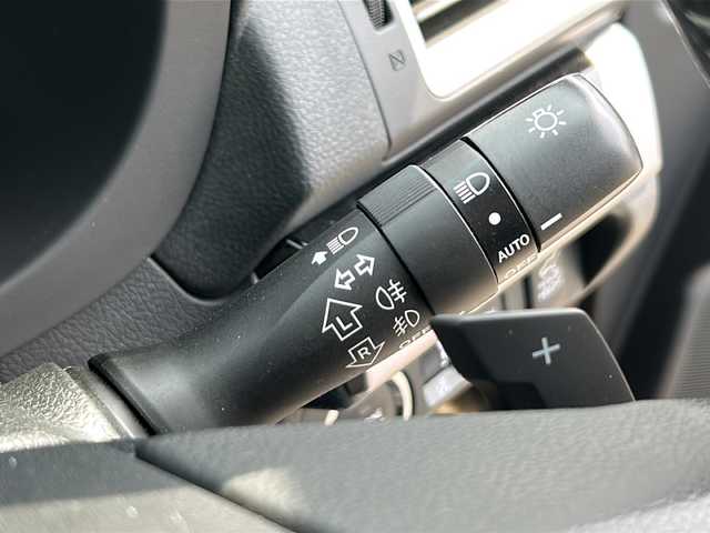 スバル フォレスター S－リミテッド 石川県 2017(平29)年 8.1万km クリスタルブラックシリカ ハーフレザーシート/社外メモリナビ＆フルセグＴＶ/（ＤＶＤ＆ＢＴ＆ＣＤ＆ＳＤ）/バックカメラ/レーダークルーズコントロール/レーンキープアシスト/ＥＴＣ/純正１８inアルミホイール/オートライト/ＬＥＤライト/フォグランプ/ウィンカーミラー/電動格納ミラー/スマートキー/プッシュスタート/Ｗ＋サイドエアバッグ/横滑り防止装置/ＡＢＳ/ドアバイザー/純正フロアマット/新車保証書/取扱説明書