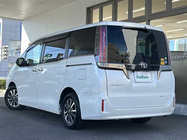 トヨタ エスクァイア Gi プレミアムパッケージ 岐阜県 2019(令1)年 6.3万km ホワイトパールクリスタルシャイン /カロッツェリアナビ//フルセグＴＶ//トヨタセーフティセンス/(プリクラッシュセーフティ)/(レーンディパーチャーアラート)/(オートマチックハイビーム)/(先行車発進告知機能)//クルーズコントロール//クリアランスソナー//前席シートヒーター//両側パワースライドドア//前後ドライブレコーダー//バックカメラ//ビルトインＥＴＣ//スペアキー//純正15インチAW//純正ドアバイザー