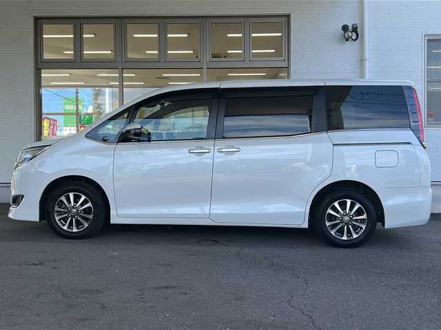 トヨタ エスクァイア Gi プレミアムパッケージ 岐阜県 2019(令1)年 6.3万km ホワイトパールクリスタルシャイン /カロッツェリアナビ//フルセグＴＶ//トヨタセーフティセンス/(プリクラッシュセーフティ)/(レーンディパーチャーアラート)/(オートマチックハイビーム)/(先行車発進告知機能)//クルーズコントロール//クリアランスソナー//前席シートヒーター//両側パワースライドドア//前後ドライブレコーダー//バックカメラ//ビルトインＥＴＣ//スペアキー//純正15インチAW//純正ドアバイザー
