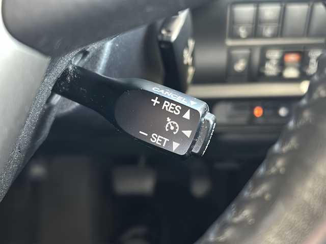 トヨタ エスクァイア Gi プレミアムパッケージ 岐阜県 2019(令1)年 6.3万km ホワイトパールクリスタルシャイン /カロッツェリアナビ//フルセグＴＶ//トヨタセーフティセンス/(プリクラッシュセーフティ)/(レーンディパーチャーアラート)/(オートマチックハイビーム)/(先行車発進告知機能)//クルーズコントロール//クリアランスソナー//前席シートヒーター//両側パワースライドドア//前後ドライブレコーダー//バックカメラ//ビルトインＥＴＣ//スペアキー//純正15インチAW//純正ドアバイザー