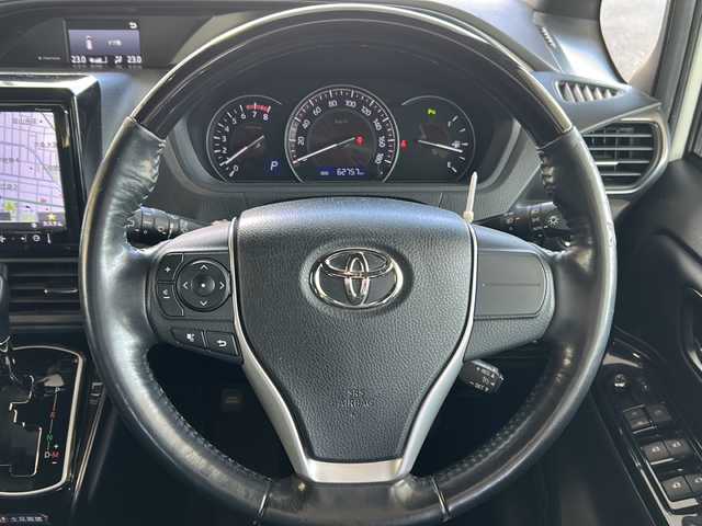 トヨタ エスクァイア Gi プレミアムパッケージ 岐阜県 2019(令1)年 6.3万km ホワイトパールクリスタルシャイン /カロッツェリアナビ//フルセグＴＶ//トヨタセーフティセンス/(プリクラッシュセーフティ)/(レーンディパーチャーアラート)/(オートマチックハイビーム)/(先行車発進告知機能)//クルーズコントロール//クリアランスソナー//前席シートヒーター//両側パワースライドドア//前後ドライブレコーダー//バックカメラ//ビルトインＥＴＣ//スペアキー//純正15インチAW//純正ドアバイザー