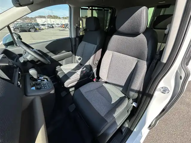 ホンダ フリード ハイブリット e:HEV AIR EX 愛媛県 2025(令7)年 0.1千km プラチナホワイトパール 純正ナビ（Bluetooth/フルセグTV）/アダプティブクルーズコントロール/バックカメラ/AppleCarPlay/AndroidAuto/3列シート/ウォークスルー/両側パワースライドドア/純正15インチアルミホイール/ホンダセンシング/ブラインドスポットモニター/ステアリングリモコン/前後コーナーセンサー/LEDヘッドライト/スマートキー