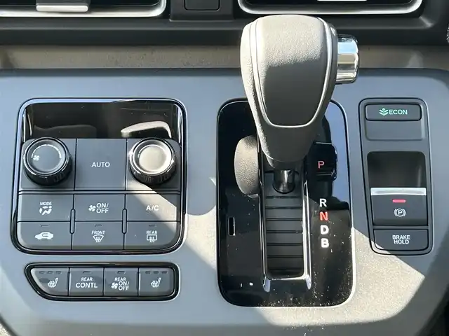 ホンダ フリード ハイブリット e:HEV AIR EX 愛媛県 2025(令7)年 0.1千km プラチナホワイトパール 純正ナビ（Bluetooth/フルセグTV）/アダプティブクルーズコントロール/バックカメラ/AppleCarPlay/AndroidAuto/3列シート/ウォークスルー/両側パワースライドドア/純正15インチアルミホイール/ホンダセンシング/ブラインドスポットモニター/ステアリングリモコン/前後コーナーセンサー/LEDヘッドライト/スマートキー