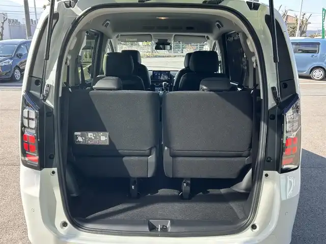 ホンダ フリード ハイブリット e:HEV AIR EX 愛媛県 2025(令7)年 0.1千km プラチナホワイトパール 純正ナビ（Bluetooth/フルセグTV）/アダプティブクルーズコントロール/バックカメラ/AppleCarPlay/AndroidAuto/3列シート/ウォークスルー/両側パワースライドドア/純正15インチアルミホイール/ホンダセンシング/ブラインドスポットモニター/ステアリングリモコン/前後コーナーセンサー/LEDヘッドライト/スマートキー