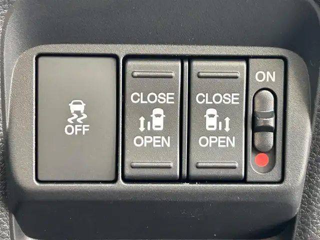 ホンダ フリード ハイブリット e:HEV AIR EX 愛媛県 2025(令7)年 0.1千km プラチナホワイトパール 純正ナビ（Bluetooth/フルセグTV）/アダプティブクルーズコントロール/バックカメラ/AppleCarPlay/AndroidAuto/3列シート/ウォークスルー/両側パワースライドドア/純正15インチアルミホイール/ホンダセンシング/ブラインドスポットモニター/ステアリングリモコン/前後コーナーセンサー/LEDヘッドライト/スマートキー