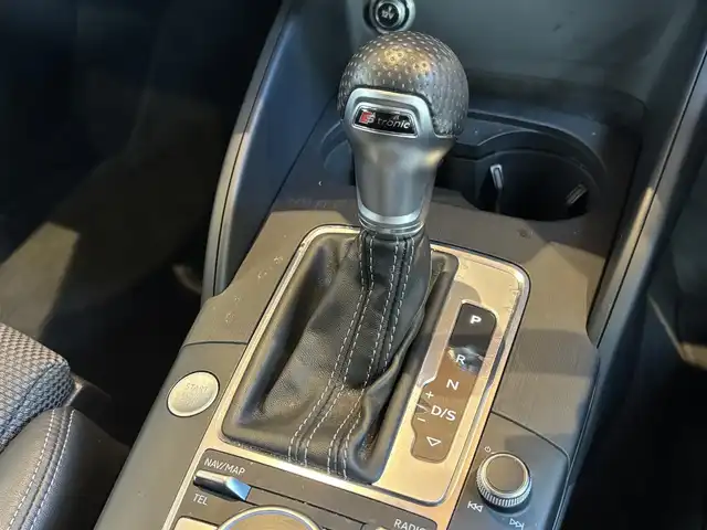 アウディ Ａ３ セダン 30TFSI スポーツ 宮城県 2020(令2)年 4.6万km グレイシアホワイトメタリック Sラインパッケージ/アシスタンスパッケージ/コンビニエンスパッケージ/ナビゲーションパッケージ/純正ナビ/（AM/FM/USB/CD/DVD/BT/ワンセグ）/レーダークルーズコントロール/バックカメラ/前後ドライブレコーダー/純正フロアマット/D席パワーシート/D+N席シートヒーター/純正18インチアルミホイール/スペアキー×１/保証書・取扱説明書