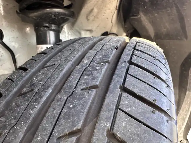 スズキ スペーシア カスタム HYBRID XS ターボ 宮城県 2024(令6)年 0.3万km ピュアホワイトパール/ブラック2トーン 全方位モニター付メモリーナビゲーション/・メモリーナビゲーション/・9インチディスプレイ/・地デジTV/・AM/FMラジオ/・スマートフォン連携/（AppleCarPlay/AndroidAuto）/・全方位モニター用カメラ/・USBソケット/＝＝＝/ワンオーナー/セーフティサポート/・デュアルセンサーブレーキサポート2/・誤発進抑制機能（前方/後方）/・低速時ブレーキサポート（前進/後退）/・車線逸脱警報機能/・車線逸脱抑制機能/・車線維持支援機能/・ふらつき警報機能/・発進お知らせ機能/・標識認識機能/・ハイビームアシスト/・アダプティブクルーズコントロール/ETC/前後ドライブレコーダー/両側パワースライドドア/ハーフレザーシート/シートヒーター/ステアリングヒーター/革巻きステアリング/パドルシフト/LEDヘッドランプ/フォグランプ/オートライト/スマートキー＆プッシュスタート/アイドリングストップ/純正15インチアルミホイール/ドアバイザー/フロアマット/W/サイド/カーテンエアバッグ