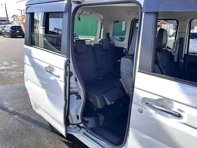 スズキ スペーシア カスタム HYBRID XS ターボ 宮城県 2024(令6)年 0.3万km ピュアホワイトパール/ブラック2トーン 全方位モニター付メモリーナビゲーション/・メモリーナビゲーション/・9インチディスプレイ/・地デジTV/・AM/FMラジオ/・スマートフォン連携/（AppleCarPlay/AndroidAuto）/・全方位モニター用カメラ/・USBソケット/＝＝＝/ワンオーナー/セーフティサポート/・デュアルセンサーブレーキサポート2/・誤発進抑制機能（前方/後方）/・低速時ブレーキサポート（前進/後退）/・車線逸脱警報機能/・車線逸脱抑制機能/・車線維持支援機能/・ふらつき警報機能/・発進お知らせ機能/・標識認識機能/・ハイビームアシスト/・アダプティブクルーズコントロール/ETC/前後ドライブレコーダー/両側パワースライドドア/ハーフレザーシート/シートヒーター/ステアリングヒーター/革巻きステアリング/パドルシフト/LEDヘッドランプ/フォグランプ/オートライト/スマートキー＆プッシュスタート/アイドリングストップ/純正15インチアルミホイール/ドアバイザー/フロアマット/W/サイド/カーテンエアバッグ