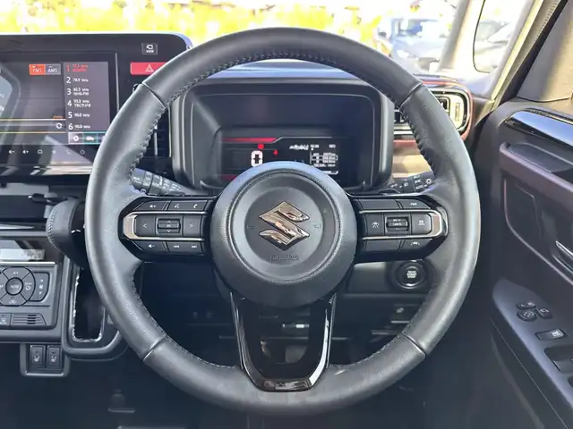 スズキ スペーシア カスタム HYBRID XS ターボ 宮城県 2024(令6)年 0.3万km ピュアホワイトパール/ブラック2トーン 全方位モニター付メモリーナビゲーション/・メモリーナビゲーション/・9インチディスプレイ/・地デジTV/・AM/FMラジオ/・スマートフォン連携/（AppleCarPlay/AndroidAuto）/・全方位モニター用カメラ/・USBソケット/＝＝＝/ワンオーナー/セーフティサポート/・デュアルセンサーブレーキサポート2/・誤発進抑制機能（前方/後方）/・低速時ブレーキサポート（前進/後退）/・車線逸脱警報機能/・車線逸脱抑制機能/・車線維持支援機能/・ふらつき警報機能/・発進お知らせ機能/・標識認識機能/・ハイビームアシスト/・アダプティブクルーズコントロール/ETC/前後ドライブレコーダー/両側パワースライドドア/ハーフレザーシート/シートヒーター/ステアリングヒーター/革巻きステアリング/パドルシフト/LEDヘッドランプ/フォグランプ/オートライト/スマートキー＆プッシュスタート/アイドリングストップ/純正15インチアルミホイール/ドアバイザー/フロアマット/W/サイド/カーテンエアバッグ