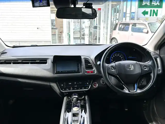 ホンダ ヴェゼル ハイブリッド X 山形県 2014(平26)年 4.4万km ミスティックグリーンパール 禁煙車/4WD/純正SDナビ/・フルセグTV/AM/FM/DVD/Bluetooth/クルーズコントロール/アイドリングストップ/横滑り防止装置/盗難防止装置/LEDヘッドライト/オートライト/フロントフォグランプ/前後ドライブレコーダー/シートヒーター/バックカメラ/純正フロアマット/純正ドアバイザー/ETC