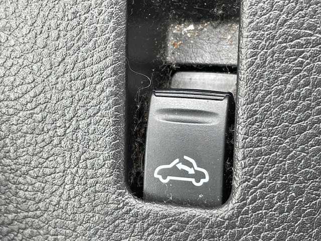 ダイハツ コペン ULTIMATE ED S 茨城県 2011(平23)年 8.3万km 黒 ＣＤ/ＵＳＢ/ＳＤチューナー　/-BT/AM/FM/バックカメラ　/ドライブレコーダー　/デジタルインナーミラー　/１５インチＢＢＳアルミホイール　/純正フロアマット　/D席N席シートヒーター　/レザーシート　/ＬＥＤヘッドライト/Wエアバッグ/パワーステアリング/パワーウィンドウ/MTモード付