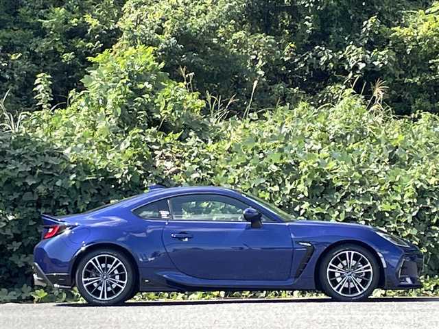 スバル ＢＲＺ S 大分県 2021(令3)年 5.3万km 紺 STiフルエアロ/STiダウンサス/ハーフレザーシート/純正メモリーナビ/バックカメラ/フルセグ/DVD/Bluetooth/シートヒーター/スマートキー/エンジンプッシュスタート/純正ドライブレコダー/ETC/アダプティブクルーズコントロール/レーンキープアシスト/純正LEDヘッドライト/オートライトコントロール/リアソナー/パドルシフト