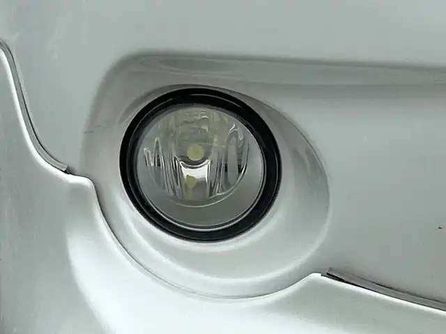 トヨタ ノア Si 千葉県 2008(平20)年 12.7万km ホワイトパールクリスタルシャイン ナビＮＨＺＴ－Ｗ５８　バックカメラ　フリップダウンモニター　電動スライドドア　ETC スマートキー プッシュスタート アドミレーションエアロ 16インチAW キセノンライト