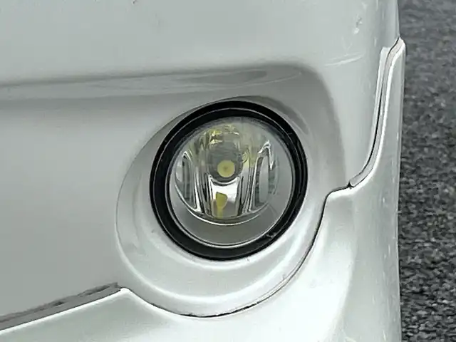 トヨタ ノア Si 千葉県 2008(平20)年 12.7万km ホワイトパールクリスタルシャイン ナビＮＨＺＴ－Ｗ５８　バックカメラ　フリップダウンモニター　電動スライドドア　ETC スマートキー プッシュスタート アドミレーションエアロ 16インチAW キセノンライト