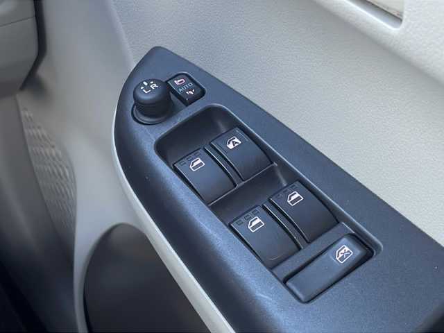 トヨタ パッソ X Lパッケージ S 山口県 2021(令3)年 3.9万km ブライトシルバーM ワンオーナー/社外SDナビ/・Bluetooth接続オーディオ/・フルセグテレビ/・USB接続/・DVD再生機能/・AM/FM/バックカメラ/ETC/ドライブレコーダー/スマートアシストIII/・衝突回避支援ブレーキ/・衝突警報機能/・誤発進抑制制御/・先行車発進お知らせ機能/・オートハイビーム/・車線逸脱警報機能/オートライト/ドアバイザー/スマートキー/プッシュスタート/アイドリングストップ/クリアランスソナー/電動格納ミラー/取扱説明書/保証書