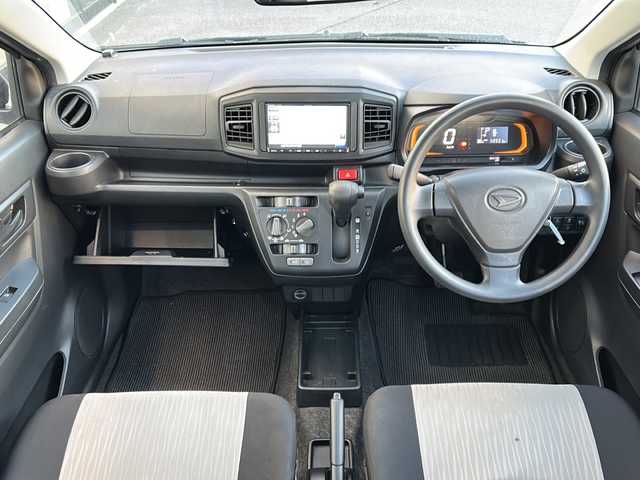 ダイハツ ミラ イース L SAⅢ 山形県 2018(平30)年 5.9万km ブラックマイカメタリック 4WD/衝突軽減システム/スマートアシスト/横滑り防止装置/オートマチックハイビーム/前後コーナーセンサー/社外ナビ/（Bluetooth/AM/FM/ワンセグ）/アイドリングストップ/純正フロアマット/スチールホイール車載４本