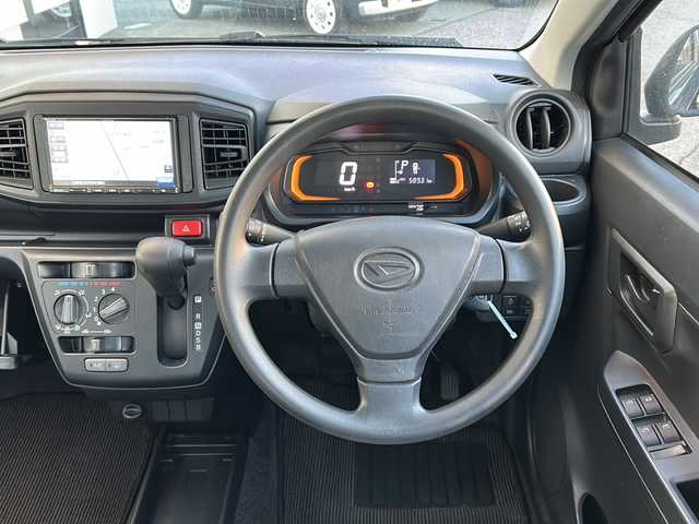 ダイハツ ミラ イース L SAⅢ 山形県 2018(平30)年 5.9万km ブラックマイカメタリック 4WD/衝突軽減システム/スマートアシスト/横滑り防止装置/オートマチックハイビーム/前後コーナーセンサー/社外ナビ/（Bluetooth/AM/FM/ワンセグ）/アイドリングストップ/純正フロアマット/スチールホイール車載４本