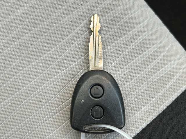 ダイハツ ミラ イース L SAⅢ 山形県 2018(平30)年 5.9万km ブラックマイカメタリック 4WD/衝突軽減システム/スマートアシスト/横滑り防止装置/オートマチックハイビーム/前後コーナーセンサー/社外ナビ/（Bluetooth/AM/FM/ワンセグ）/アイドリングストップ/純正フロアマット/スチールホイール車載４本