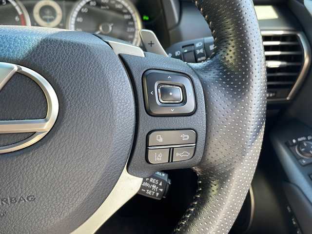 レクサス ＮＸ 300 Fスポーツ 道北・旭川 2018(平30)年 5.3万km ホワイトノーヴァガラスフレーク ・4WD/・禁煙車/・3眼LEDヘッドライト/・サンルーフ /・黒革シート/・純正メモリナビ/ CD/DVD/BD/SD/MSV/AUX/USB/BT/フルセグ/・全方位カメラ/・レクサスセーフティ＋/・PCS/・LDA/・PKSA/・PKSB/・ACC/・BSM/・HUD/・クリアランスソナー /・アイドリングストップ/・パドルシフト/・電動格納リアシート/・運転席メモリシート/・パワーシート/・シートヒーター /・エアシート /・ステアリングヒーター/・ミラーヒーター/・オートハイビーム/・オートライト/・フォグライト /・オートリトラミラー /・オートワイパー/・ビルトインETC2.0/・前後ドライブレコーダー/・純正エンジンスターター /・純正フロアマット/・ドアババイザー