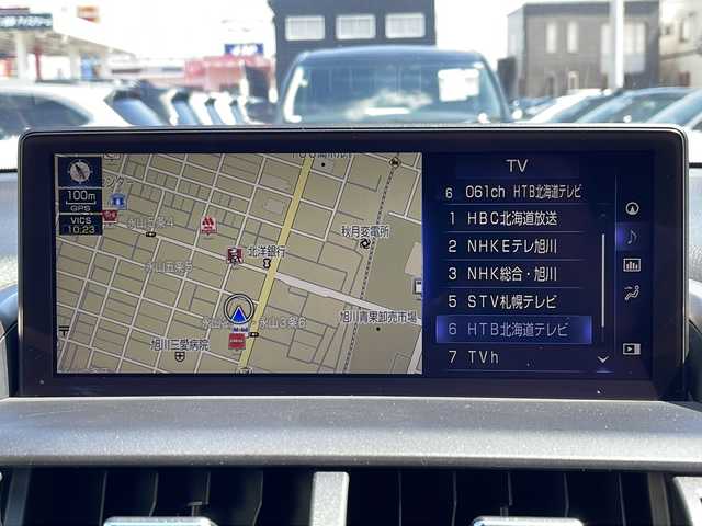 レクサス ＮＸ 300 Fスポーツ 道北・旭川 2018(平30)年 5.3万km ホワイトノーヴァガラスフレーク ・4WD/・禁煙車/・3眼LEDヘッドライト/・サンルーフ /・黒革シート/・純正メモリナビ/ CD/DVD/BD/SD/MSV/AUX/USB/BT/フルセグ/・全方位カメラ/・レクサスセーフティ＋/・PCS/・LDA/・PKSA/・PKSB/・ACC/・BSM/・HUD/・クリアランスソナー /・アイドリングストップ/・パドルシフト/・電動格納リアシート/・運転席メモリシート/・パワーシート/・シートヒーター /・エアシート /・ステアリングヒーター/・ミラーヒーター/・オートハイビーム/・オートライト/・フォグライト /・オートリトラミラー /・オートワイパー/・ビルトインETC2.0/・前後ドライブレコーダー/・純正エンジンスターター /・純正フロアマット/・ドアババイザー
