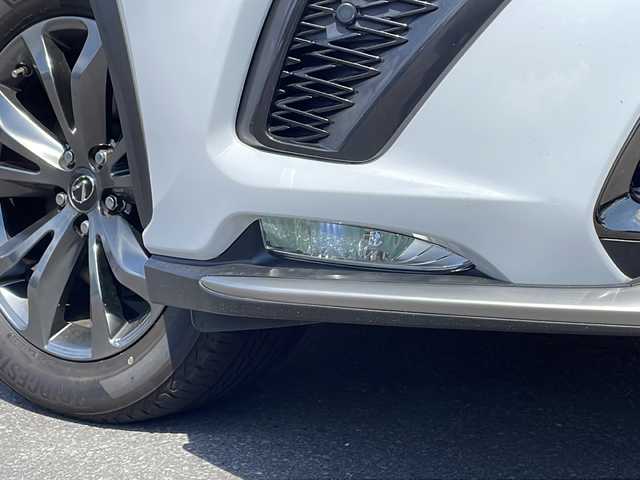 レクサス ＮＸ 300 Fスポーツ 道北・旭川 2018(平30)年 5.3万km ホワイトノーヴァガラスフレーク ・4WD/・禁煙車/・3眼LEDヘッドライト/・サンルーフ /・黒革シート/・純正メモリナビ/ CD/DVD/BD/SD/MSV/AUX/USB/BT/フルセグ/・全方位カメラ/・レクサスセーフティ＋/・PCS/・LDA/・PKSA/・PKSB/・ACC/・BSM/・HUD/・クリアランスソナー /・アイドリングストップ/・パドルシフト/・電動格納リアシート/・運転席メモリシート/・パワーシート/・シートヒーター /・エアシート /・ステアリングヒーター/・ミラーヒーター/・オートハイビーム/・オートライト/・フォグライト /・オートリトラミラー /・オートワイパー/・ビルトインETC2.0/・前後ドライブレコーダー/・純正エンジンスターター /・純正フロアマット/・ドアババイザー