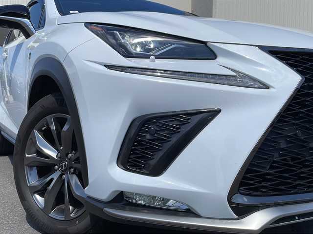 レクサス ＮＸ 300 Fスポーツ 道北・旭川 2018(平30)年 5.3万km ホワイトノーヴァガラスフレーク ・4WD/・禁煙車/・3眼LEDヘッドライト/・サンルーフ /・黒革シート/・純正メモリナビ/ CD/DVD/BD/SD/MSV/AUX/USB/BT/フルセグ/・全方位カメラ/・レクサスセーフティ＋/・PCS/・LDA/・PKSA/・PKSB/・ACC/・BSM/・HUD/・クリアランスソナー /・アイドリングストップ/・パドルシフト/・電動格納リアシート/・運転席メモリシート/・パワーシート/・シートヒーター /・エアシート /・ステアリングヒーター/・ミラーヒーター/・オートハイビーム/・オートライト/・フォグライト /・オートリトラミラー /・オートワイパー/・ビルトインETC2.0/・前後ドライブレコーダー/・純正エンジンスターター /・純正フロアマット/・ドアババイザー