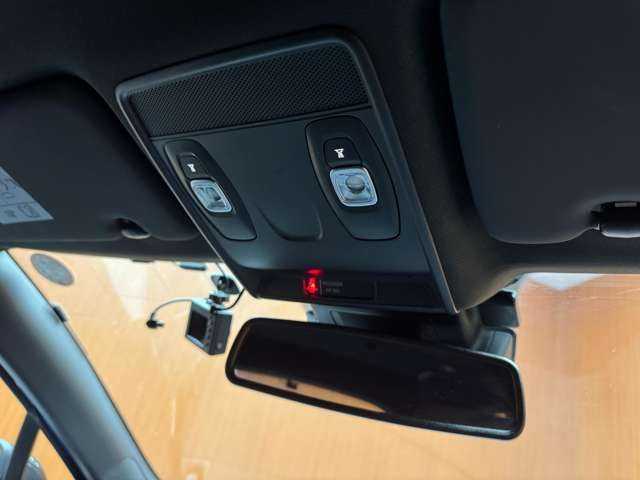 ルノー ルノー ルーテシア インテンス テックパック 千葉県 2021(令3)年 4.9万km 青Ｍ ACC　/黒革　/TV　　/360°　/BOSEサウンド　/CarPlay　/Bluetooth接続　/シートヒーター　/ステアリングヒーター　/LEDライト　/オートハイビーム　/衝突軽減B　/BSM　/LKA　/パーキングセンサー　/ETC　/ドラレコ