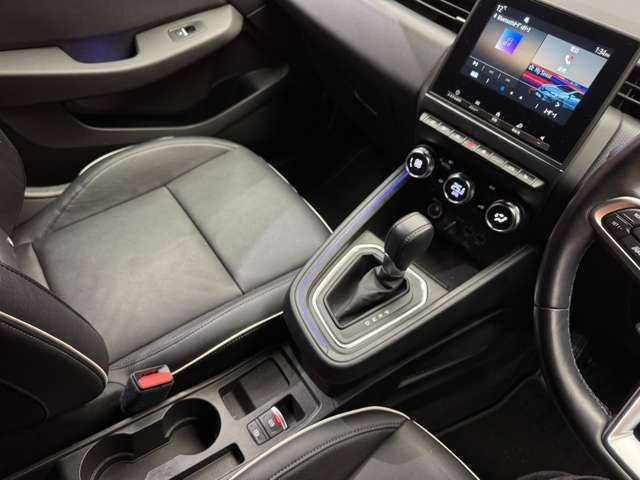 ルノー ルノー ルーテシア インテンス テックパック 千葉県 2021(令3)年 4.9万km 青Ｍ ACC　/黒革　/TV　　/360°　/BOSEサウンド　/CarPlay　/Bluetooth接続　/シートヒーター　/ステアリングヒーター　/LEDライト　/オートハイビーム　/衝突軽減B　/BSM　/LKA　/パーキングセンサー　/ETC　/ドラレコ